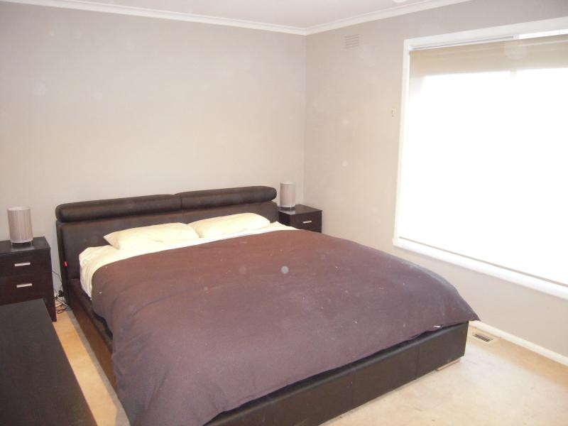 16 Greenville Street, Mooroolbark VIC 3138