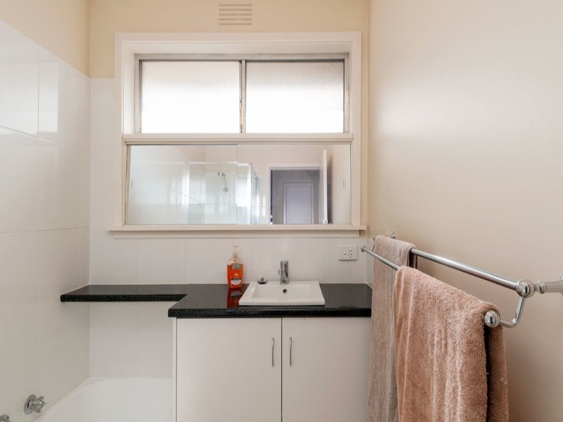 1/15 Nolan Avenue, Mooroolbark VIC 3138