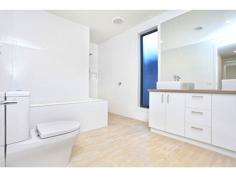 4 Royadie Rise at 36 – 40 Peel Street, Berwick VIC 3806