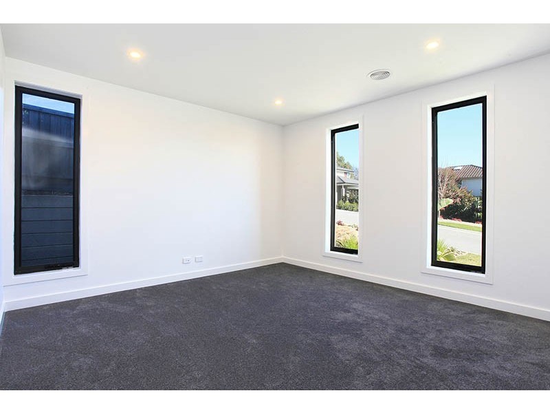 4 Royadie Rise at 36 – 40 Peel Street, Berwick VIC 3806