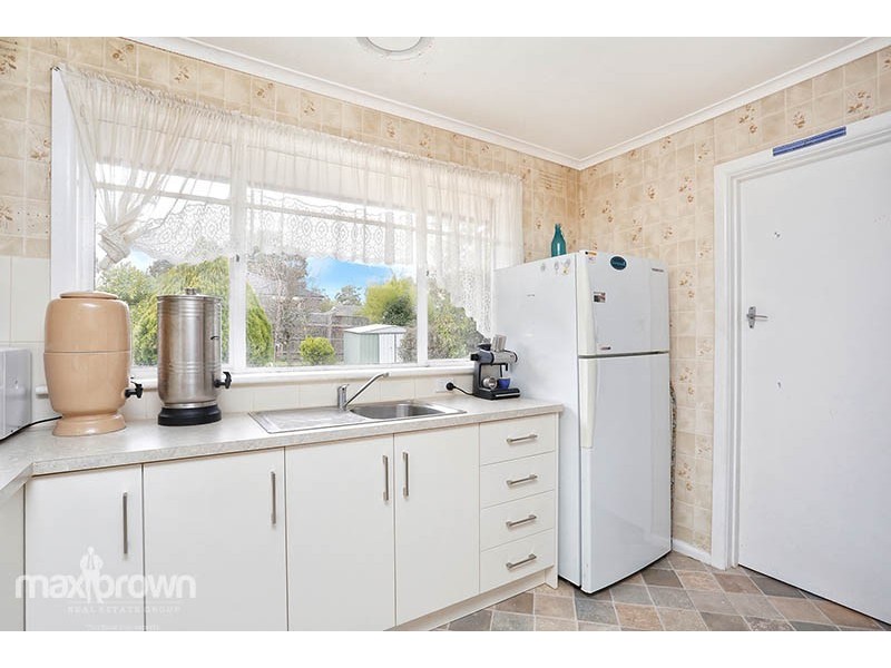 35 Woodland Ave, Croydon VIC 3136