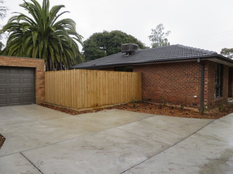 16 Landstrom Quadrant, Kilsyth VIC 3137