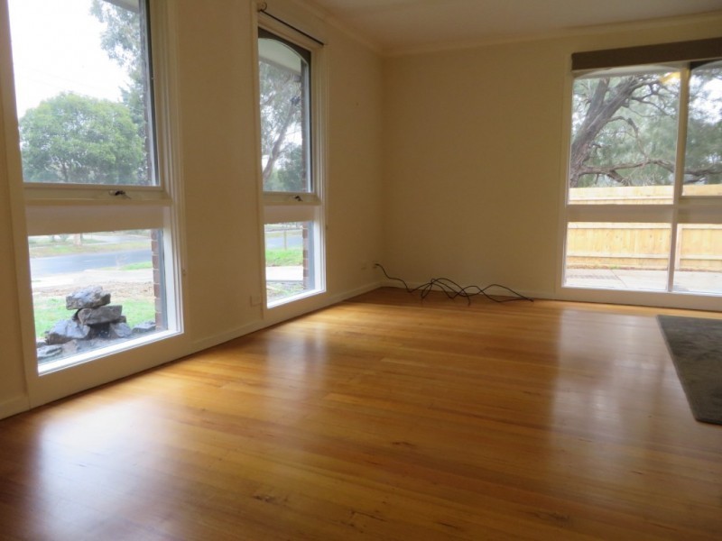 16 Landstrom Quadrant, Kilsyth VIC 3137