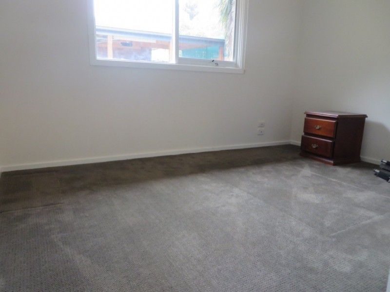 16 Landstrom Quadrant, Kilsyth VIC 3137