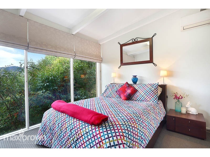 31 Smithacres Road, Montrose VIC 3765