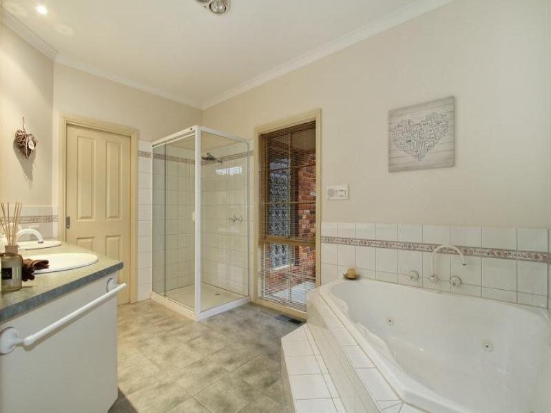 5 Karralla Court, Chirnside Park VIC 3116