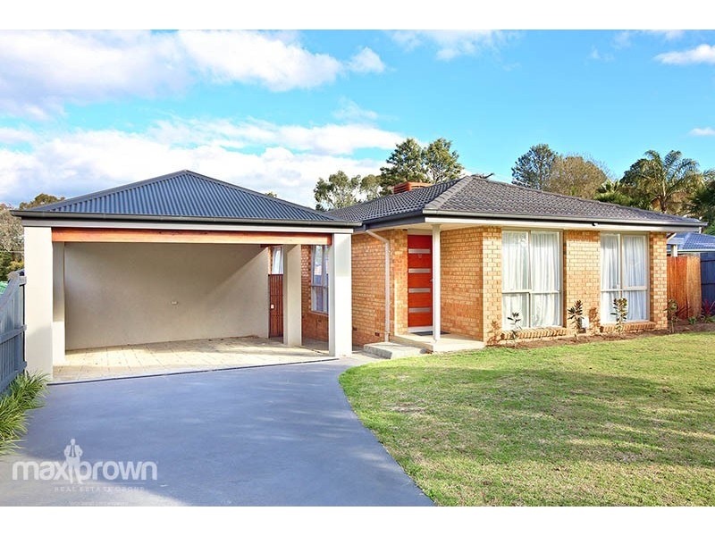 12 Dobell Place, Mooroolbark VIC 3138