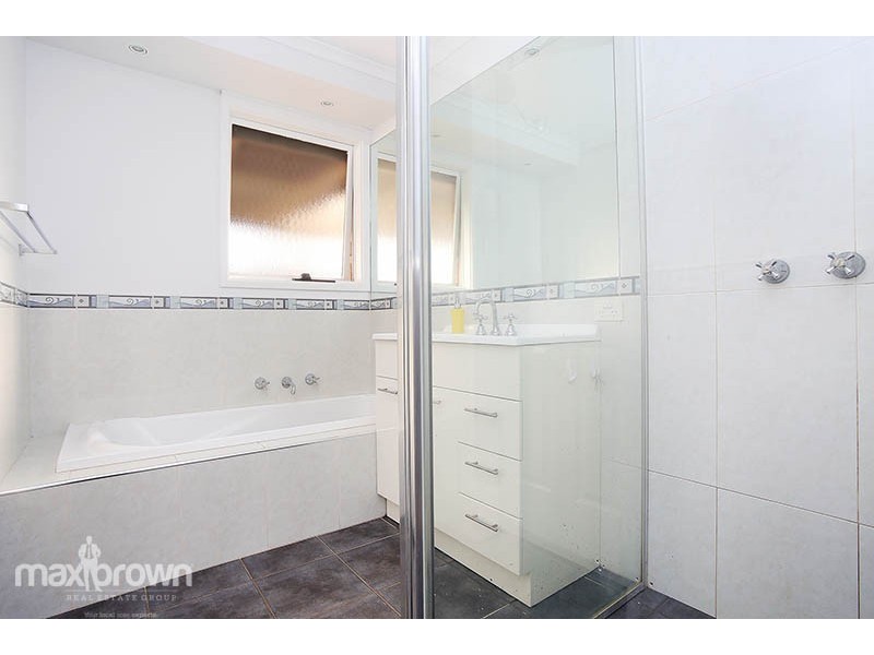 12 Dobell Place, Mooroolbark VIC 3138