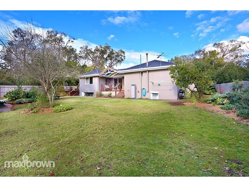23 Mountain Drive, Mooroolbark VIC 3138