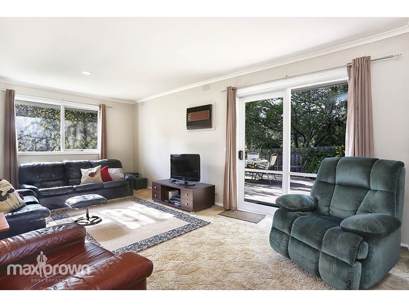 23 Mountain Drive, Mooroolbark VIC 3138