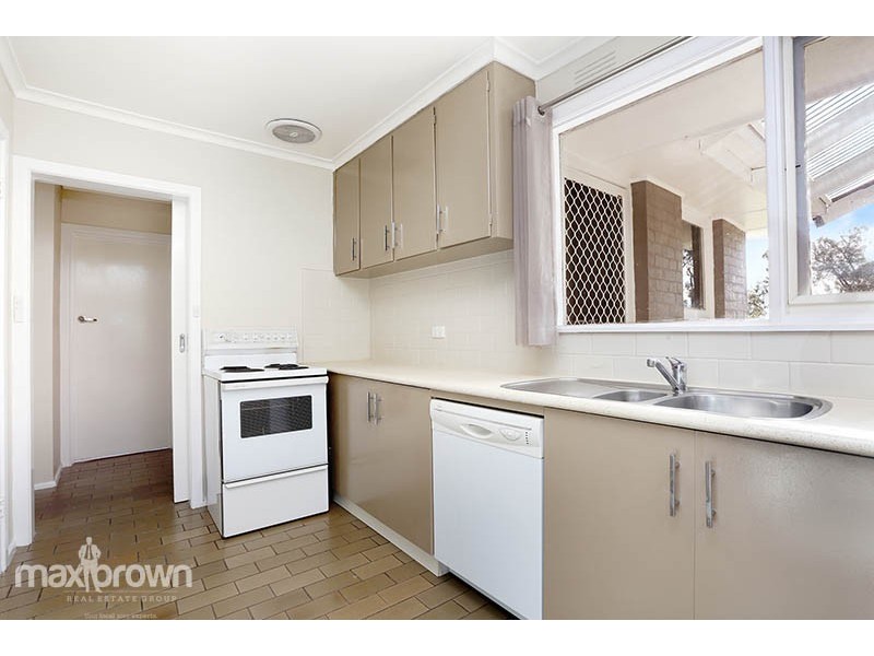 23 Mountain Drive, Mooroolbark VIC 3138