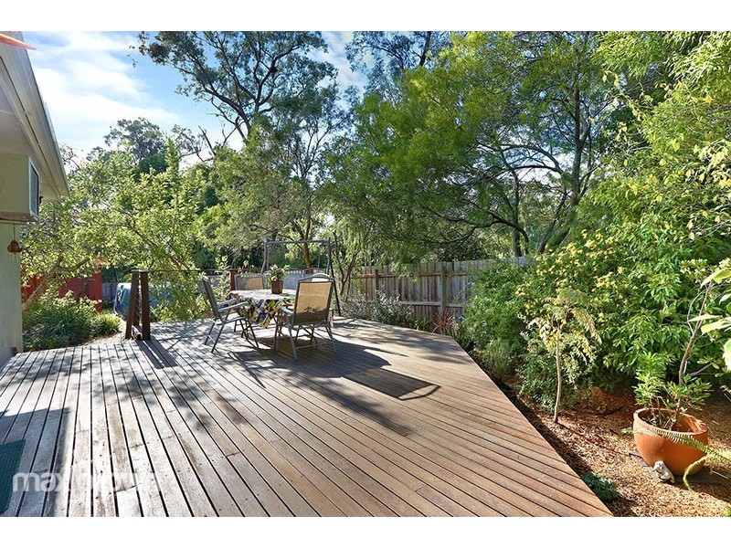 23 Mountain Drive, Mooroolbark VIC 3138