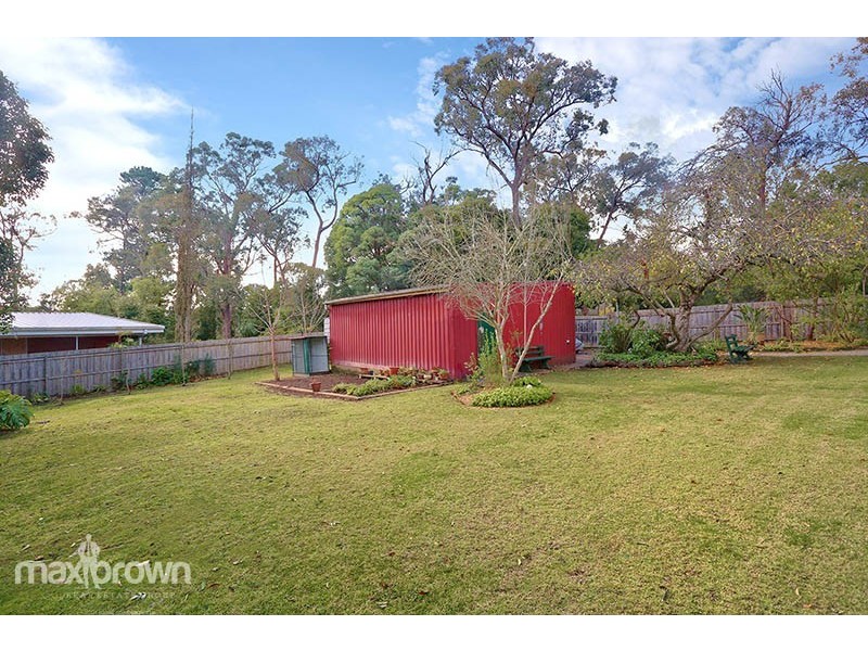 23 Mountain Drive, Mooroolbark VIC 3138