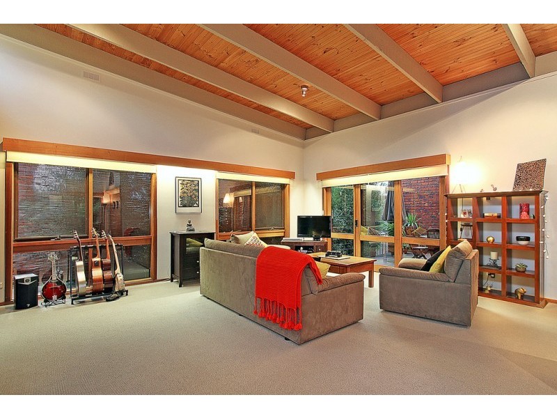 17 Copeland Drive, Montrose VIC 3765