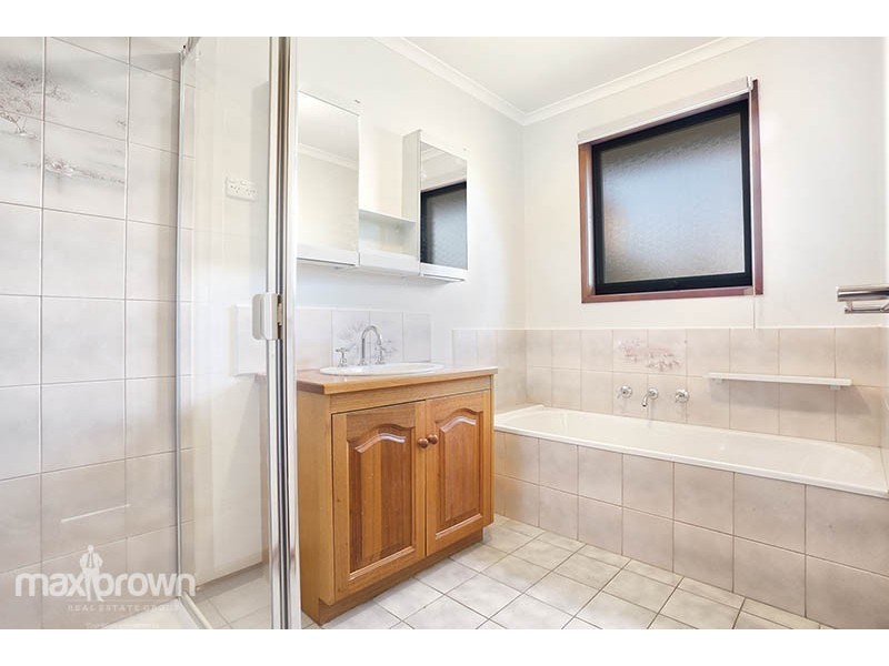2/245 Hull Road, Mooroolbark VIC 3138