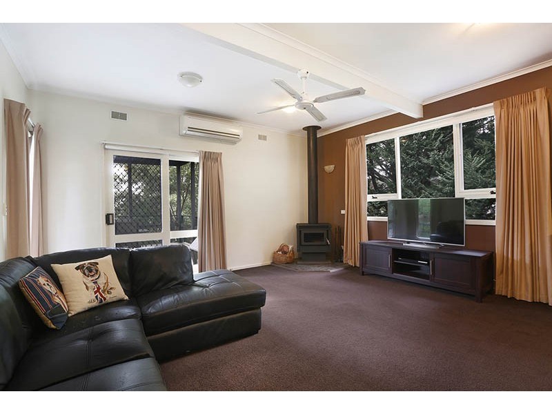 10 Eastview Avenue, Seville East VIC 3139