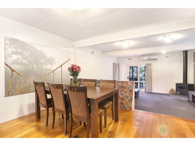 10 Eastview Avenue, Seville East VIC 3139