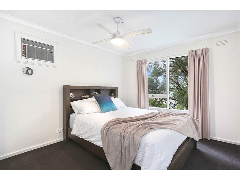 10 Eastview Avenue, Seville East VIC 3139