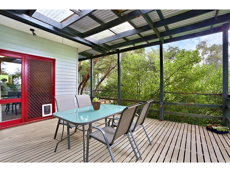 10 Eastview Avenue, Seville East VIC 3139