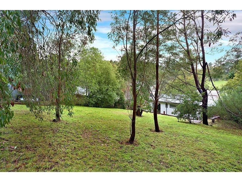 10 Eastview Avenue, Seville East VIC 3139