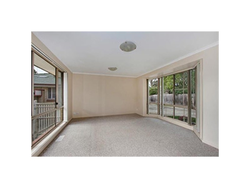 2/23 Laird Street, Croydon VIC 3136