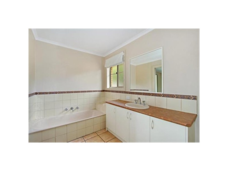 2/23 Laird Street, Croydon VIC 3136