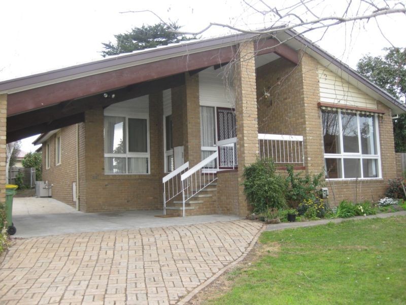 33 Parkvalley Drive, Chirnside Park VIC 3116