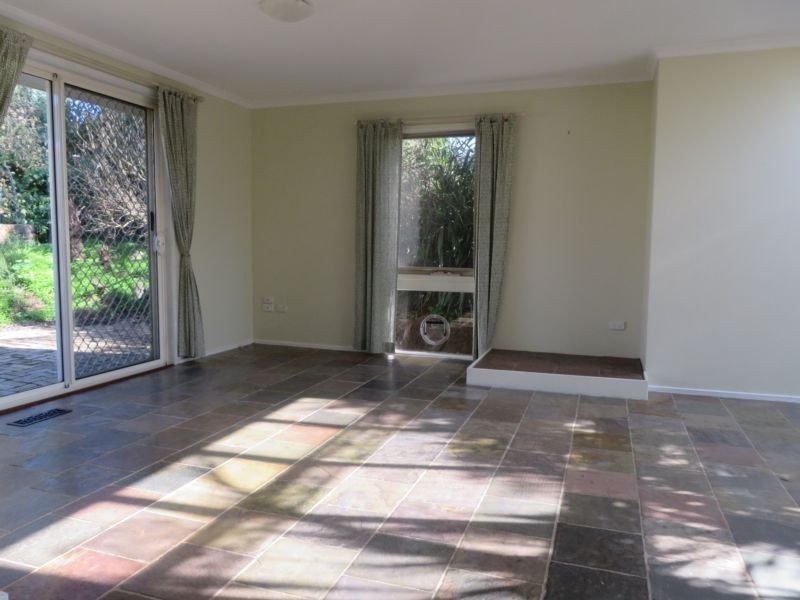33 Parkvalley Drive, Chirnside Park VIC 3116