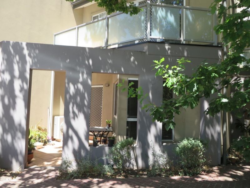 2/13-15 Hewish Road, Croydon VIC 3136