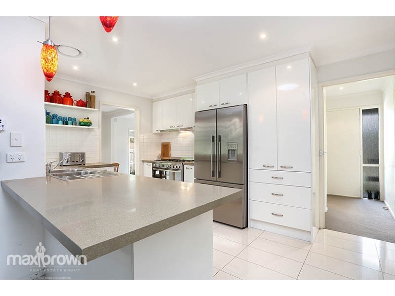 10 Wildberry Close, Croydon Hills VIC 3136