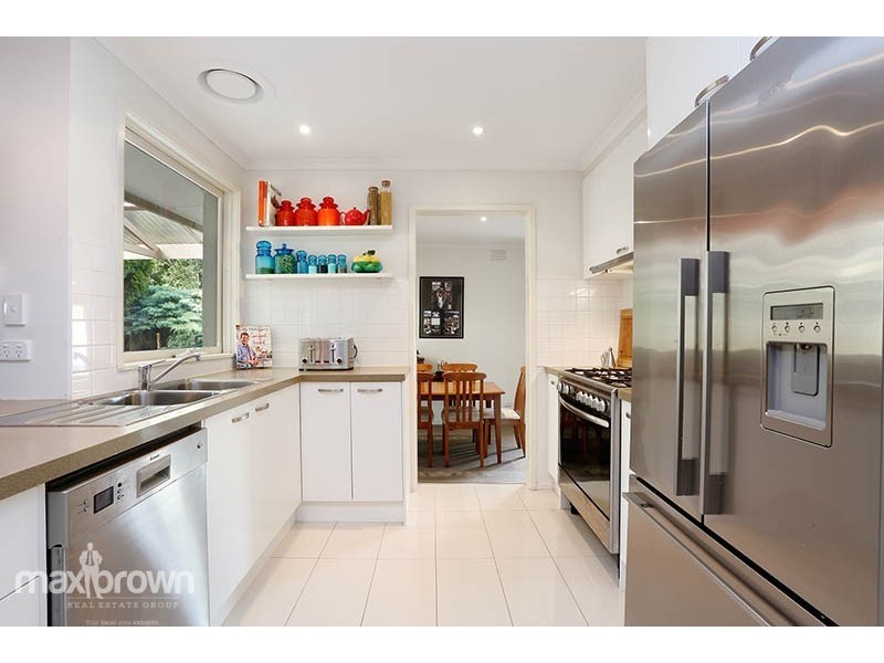 10 Wildberry Close, Croydon Hills VIC 3136