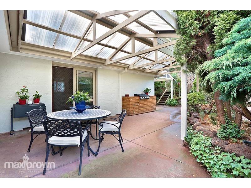 10 Wildberry Close, Croydon Hills VIC 3136