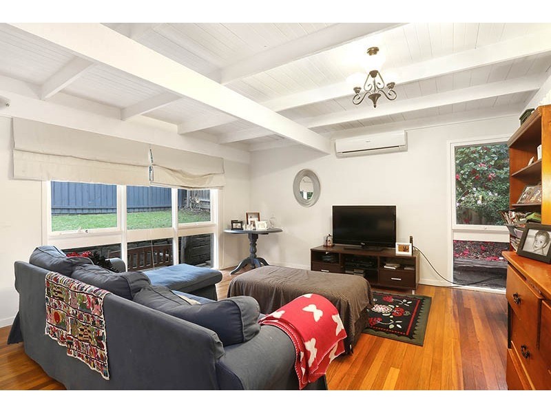 17 Shane Crescent, Croydon South VIC 3136