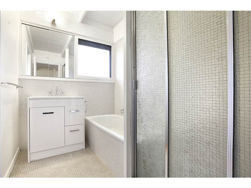 17 Shane Crescent, Croydon South VIC 3136