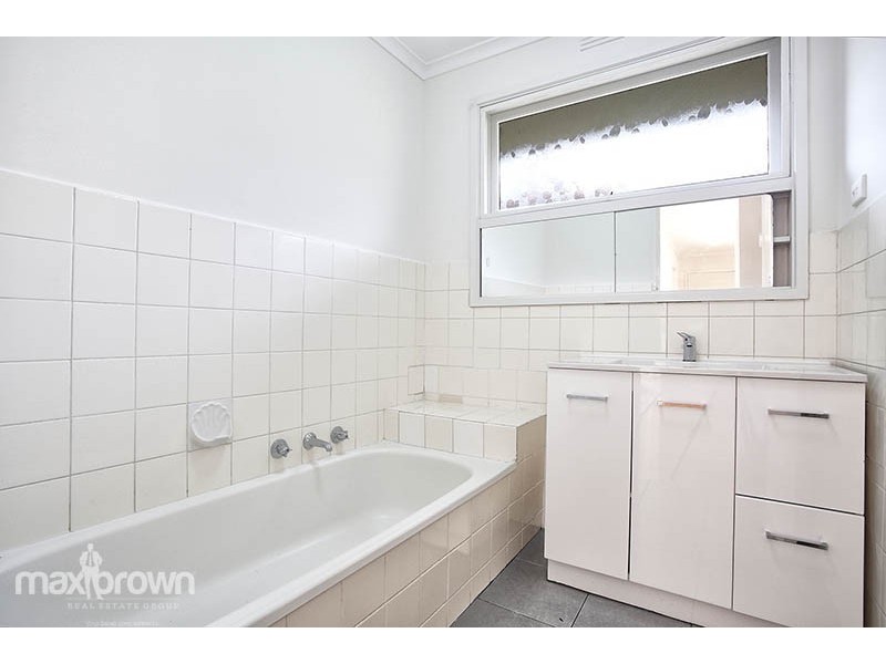 1/16 Kingloch Pde, Wantirna VIC 3152