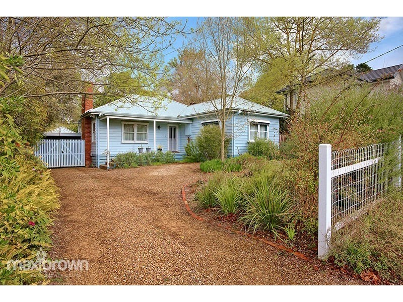 15 Lemnos Street, Croydon VIC 3136