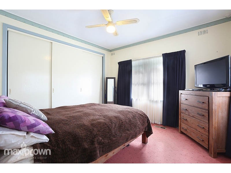 15 Lemnos Street, Croydon VIC 3136