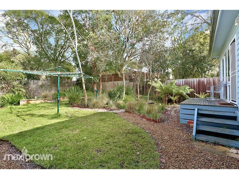 15 Lemnos Street, Croydon VIC 3136