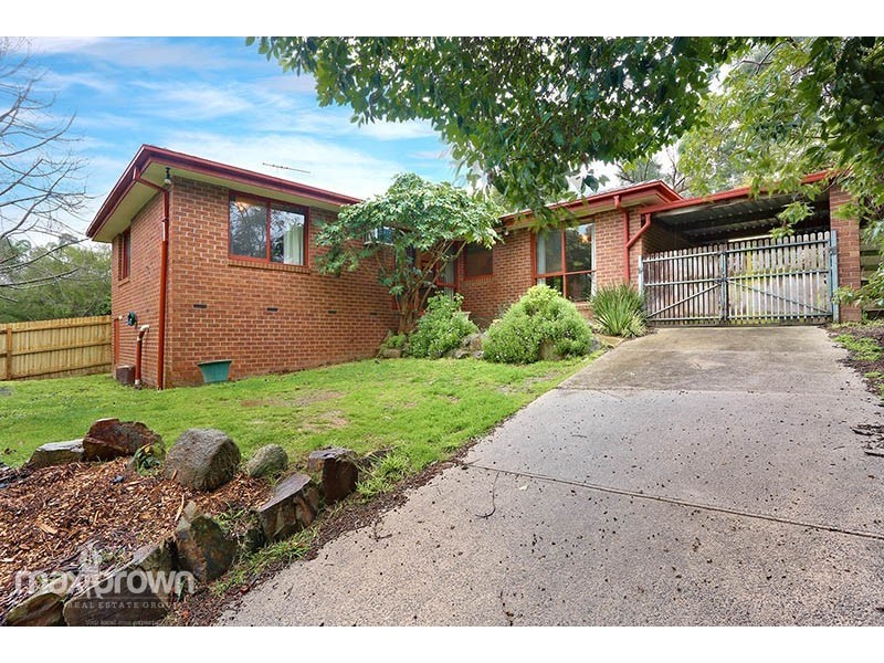 11 Hakea Drive, Montrose VIC 3765