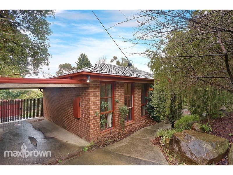 11 Hakea Drive, Montrose VIC 3765