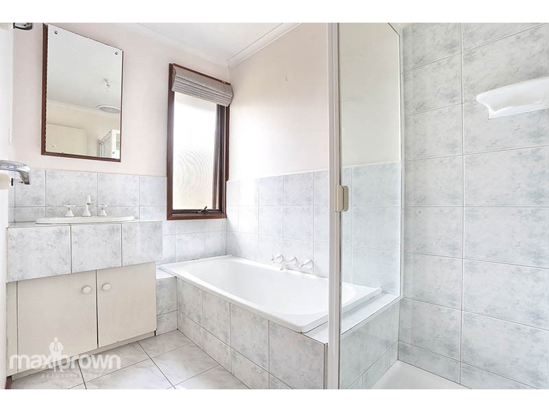 11 Hakea Drive, Montrose VIC 3765