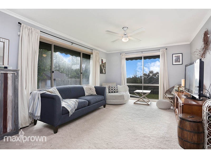 8 Woodridge Close, Montrose VIC 3765