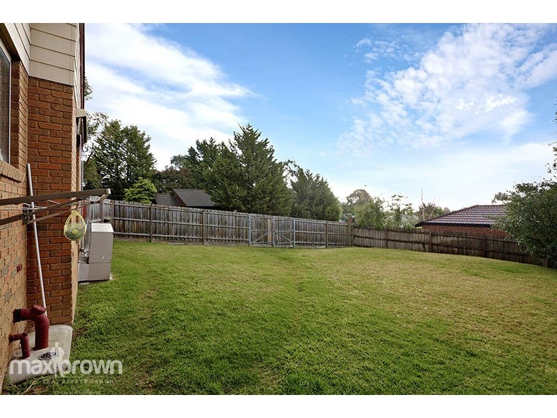 8 Woodridge Close, Montrose VIC 3765