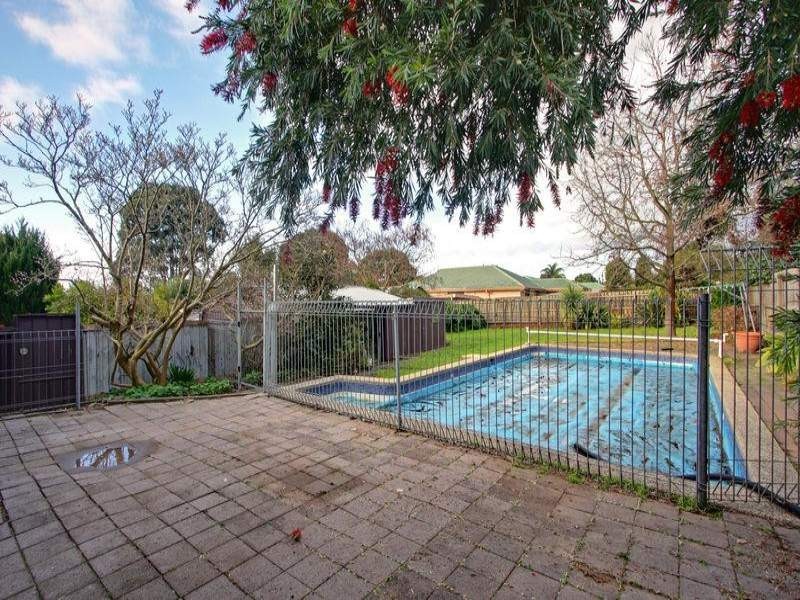 18 Belchester Avenue, Coldstream VIC 3770