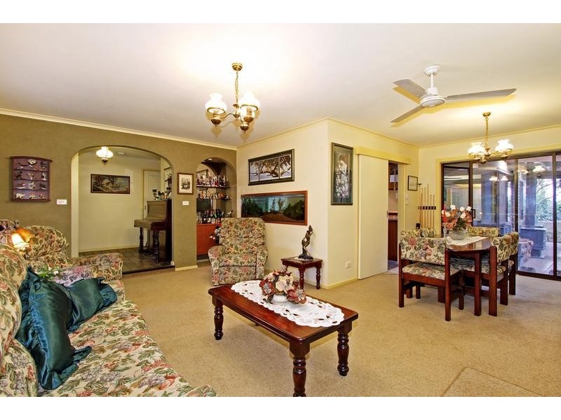 21 Songbird Avenue, Chirnside Park VIC 3116