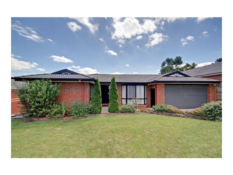 6 Darnley Way, Mooroolbark VIC 3138