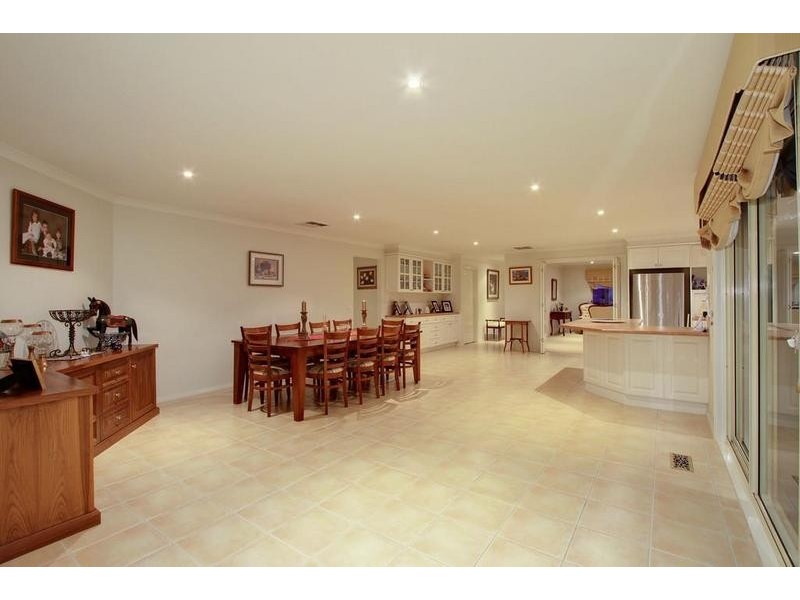 2 Russia Mews, Lilydale VIC 3140