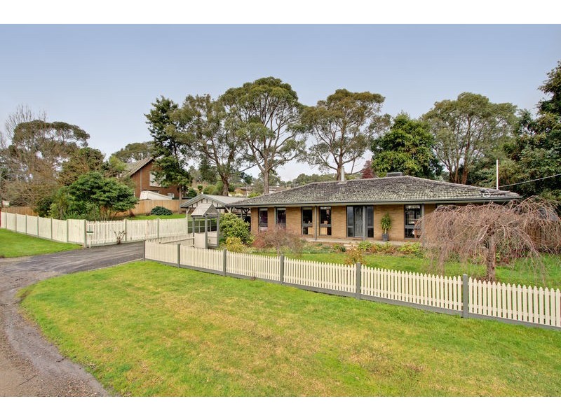4 Stephen Road, Wandin North VIC 3139