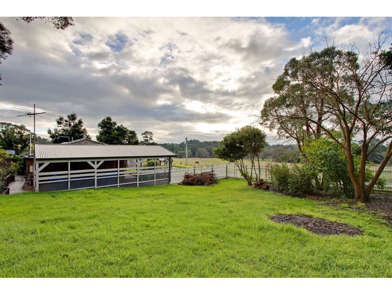 4 Stephen Road, Wandin North VIC 3139