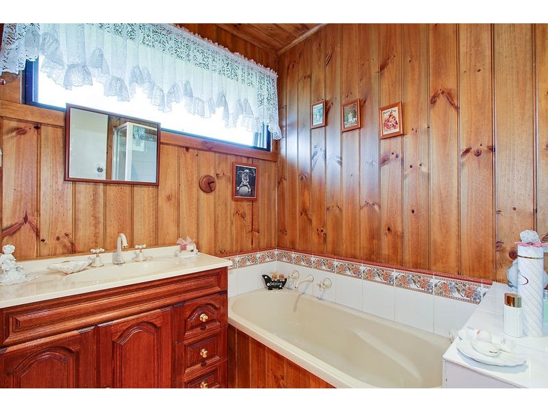 4 Cloverdale Lane, Chirnside Park VIC 3116